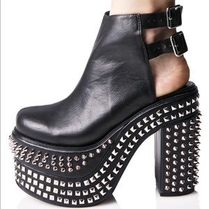 Current Mood Metro Platforms